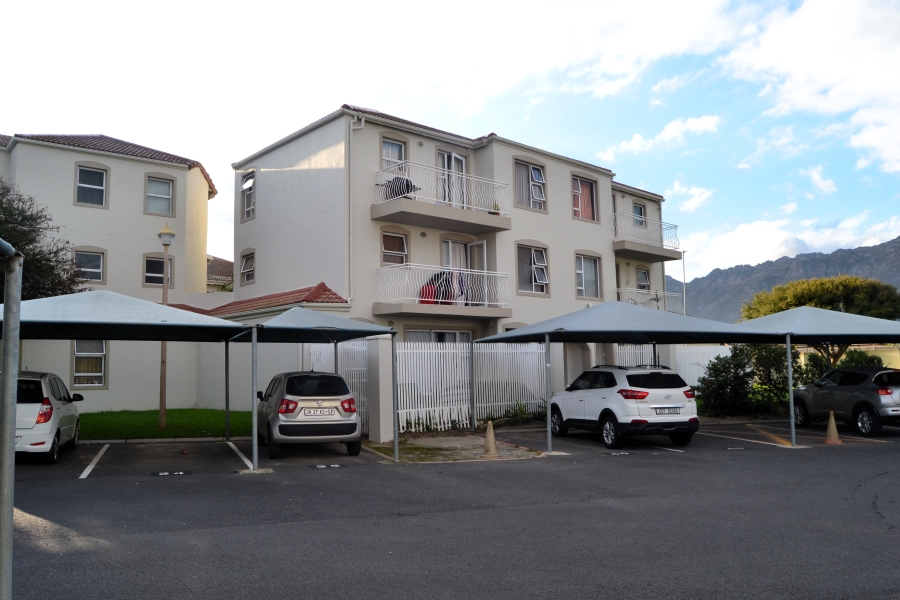 To Let 2 Bedroom Property for Rent in Whispering Pines Western Cape